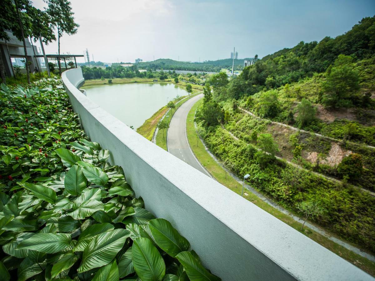 Iskandar Puteri Medini Famous Theme Park Nusajaya  Luaran gambar
